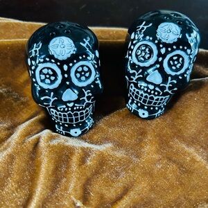 Black Skull Salt and Pepper Shakers